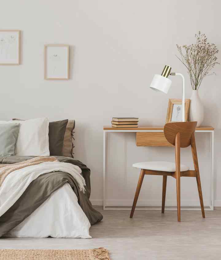 CLA FLOTAR: Interior Cylinder Iron Shade with Antique Brass Highlight Table Lamps