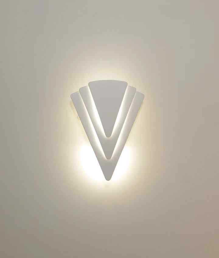 CLA SURAT: City Series LED Dual-CCT Interior Triangular Dimmable Wall Light - Image 5