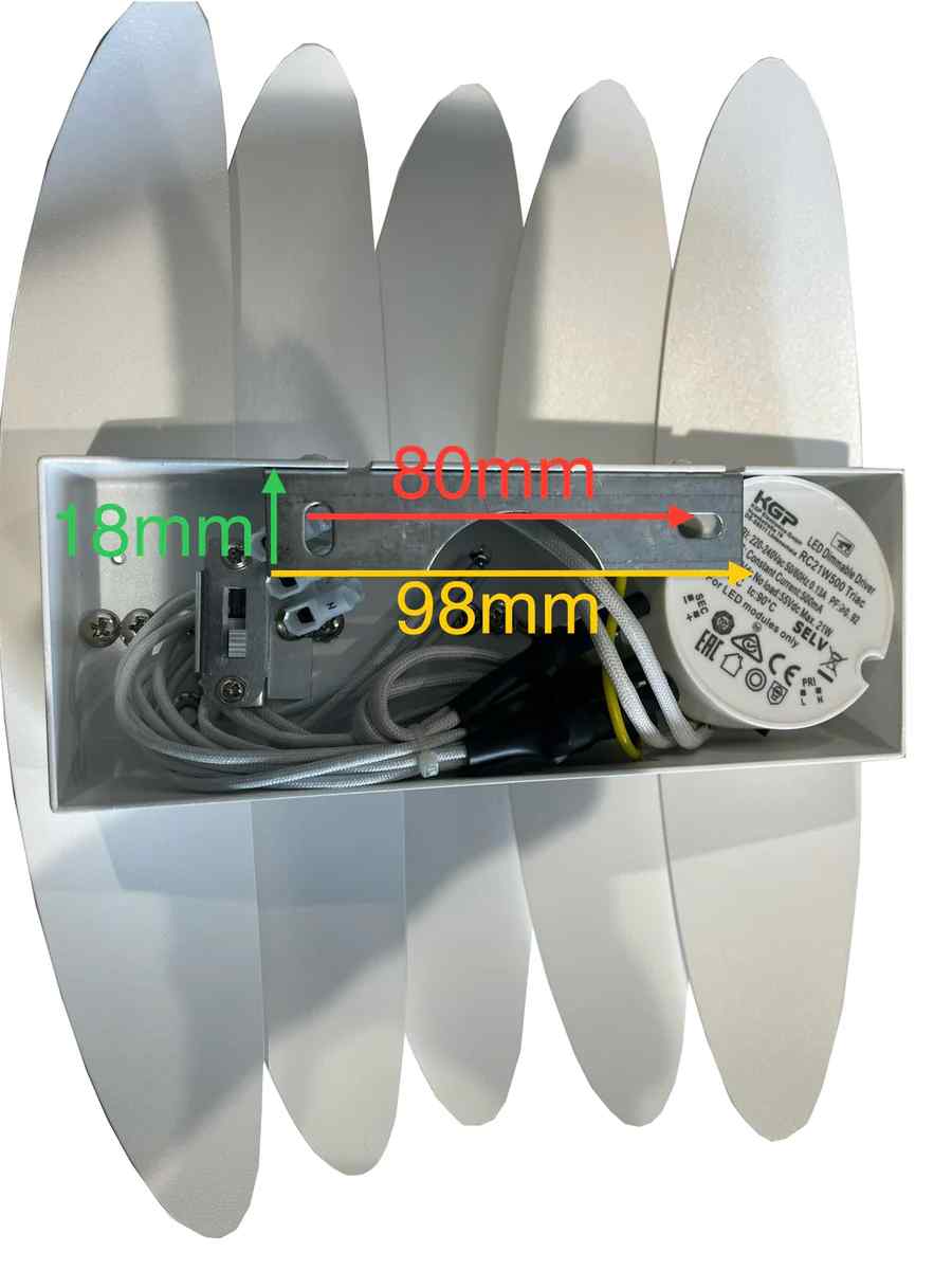 CLA TIJUANA: City Series LED Tri-CCT Interior Curved Dimmable Wall Light - Image 2